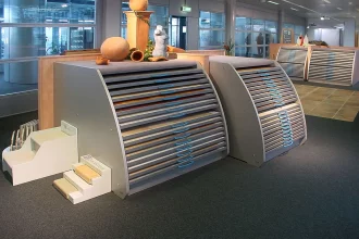 Bild Nummer 19-018-001<br>Bodenschränke in verschiedener Otpik