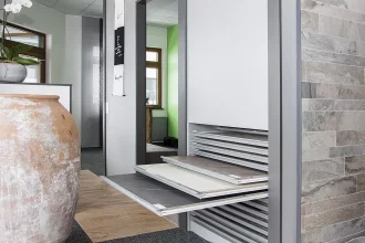 Bild Nummer 12-002-033<br>eingebaute Bodenschrank-Lösung