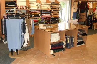 Bild Nummer 28-004-003<br>Ladenbau für einen Reit-Shop