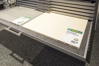 Bild Nummer 21-001-010<br>Bodenschrankauszug mit Natursteinplatten