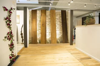 Bild Nummer 06-003-095<br>Holzbereich in der Ausstellung