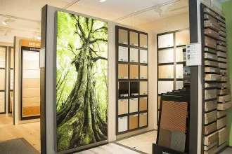 Bild Nummer 14-001-049<br>Holzpräsentation mit Leuchtdisplay