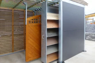 Bild Nummer 19-021-048<br>Terrassenbeläge und Zäune im direkten Vergleich