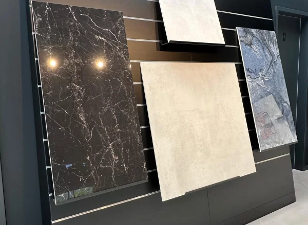 Schrägflächenwand/Arto-Wall