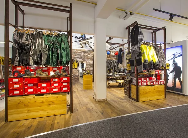 Bekleidungsshop im Baustoffhandel
