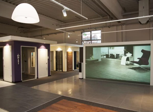 Großprojektion in der Bauelementeausstellung