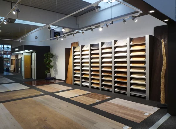 Ladeneinrichtung für Holz und Innentüren