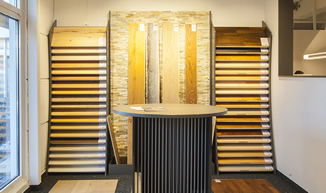 Wasserfallpräsenter für den Holzhandel